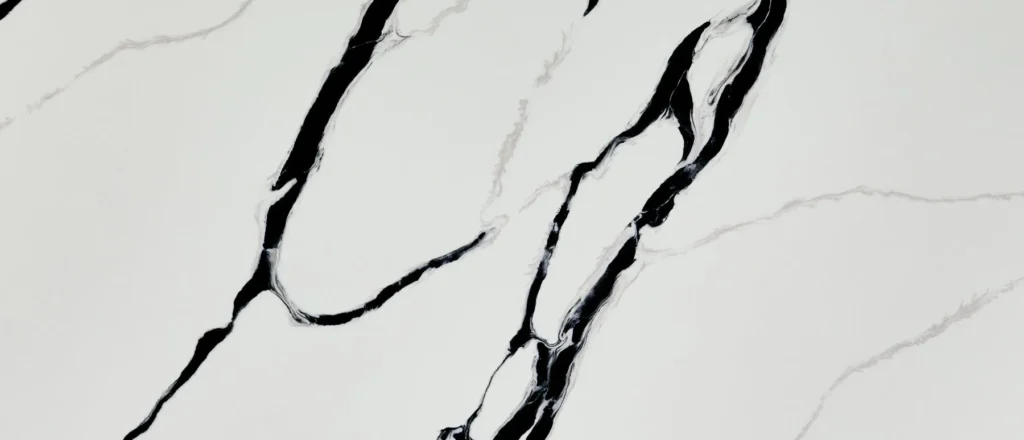 Calacatta Lumanyx quartz slab