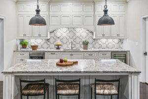 Bianco Quatrefoil Polished 10mm styled in a finished room