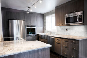 Carrara White 4×12 Honed Subway styled in a finished room